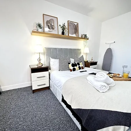 Apartment Chic With Natural Light! *